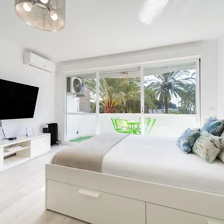 Apartamento Moderno Estudio Y Piscina A 50 Metros De La Playa *