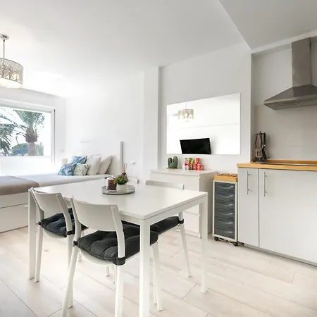 Apartamento Moderno Estudio Y Piscina A 50 Metros De La Playa *